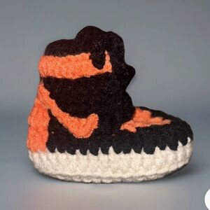 Crochet hand knit newborn baby shoes 11 centimeters 0-6 months milk cotton yarn
